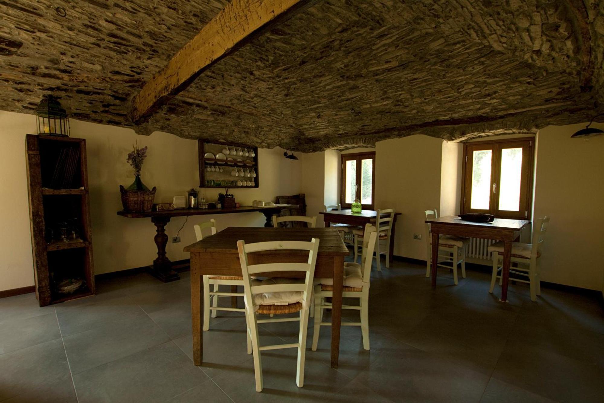 Zeri Mulino Marghen - Restored Watermill - Accomodation And Retreat Center المظهر الخارجي الصورة