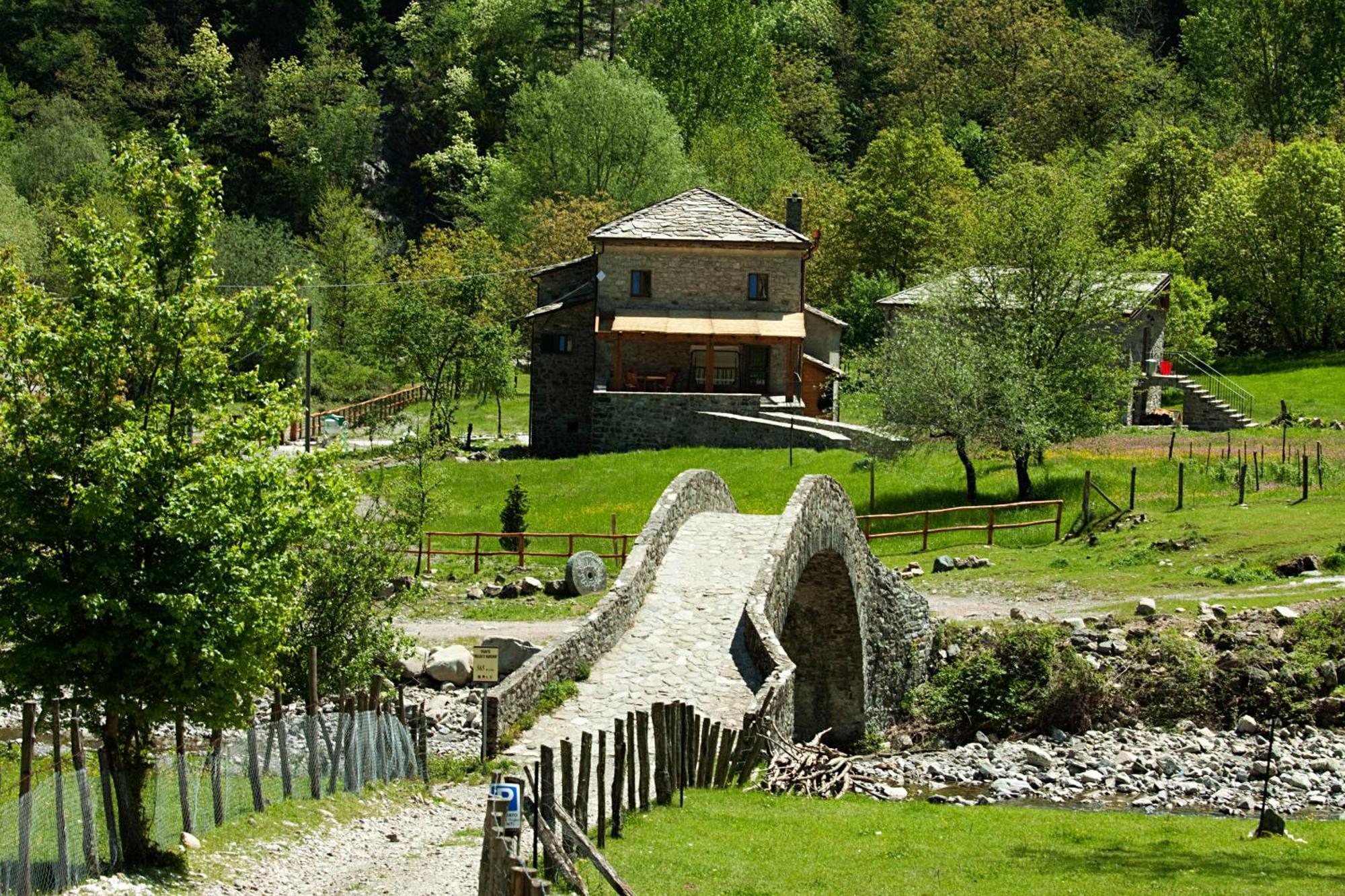 Zeri Mulino Marghen - Restored Watermill - Accomodation And Retreat Center المظهر الخارجي الصورة