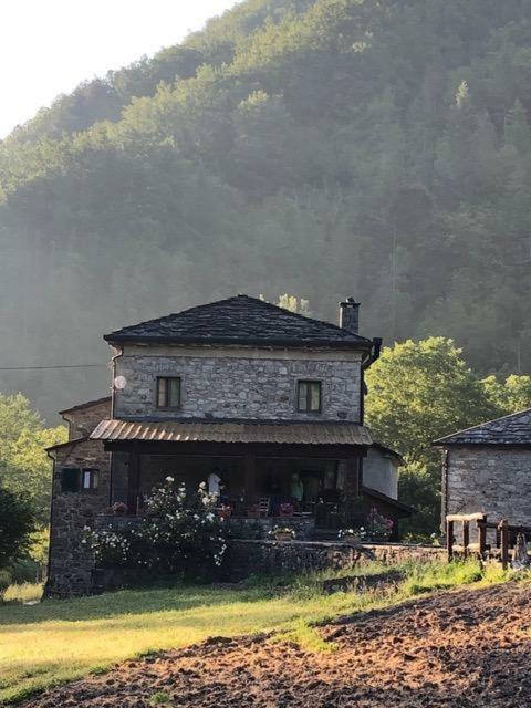 Zeri Mulino Marghen - Restored Watermill - Accomodation And Retreat Center المظهر الخارجي الصورة